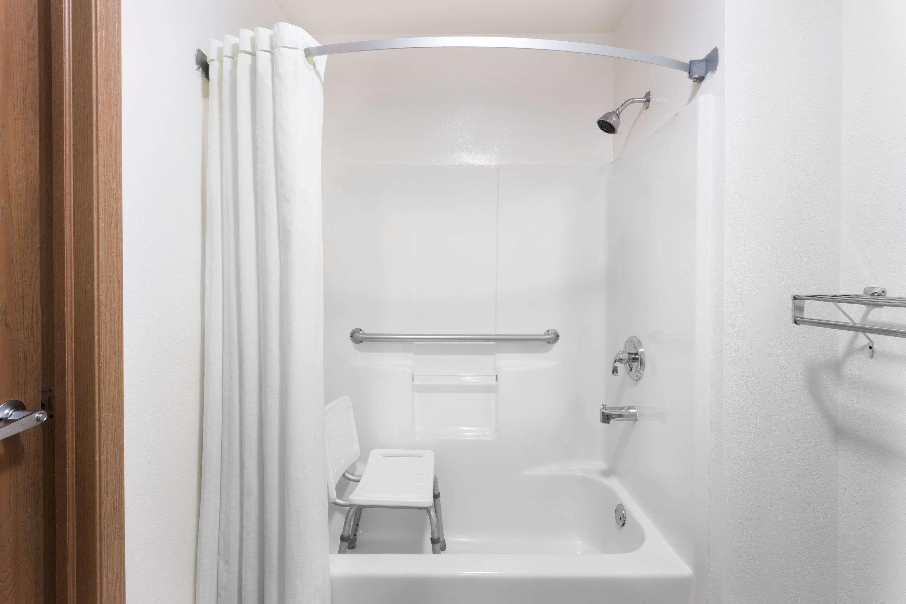 Super 8 By Wyndham Yorkville Bagian luar foto