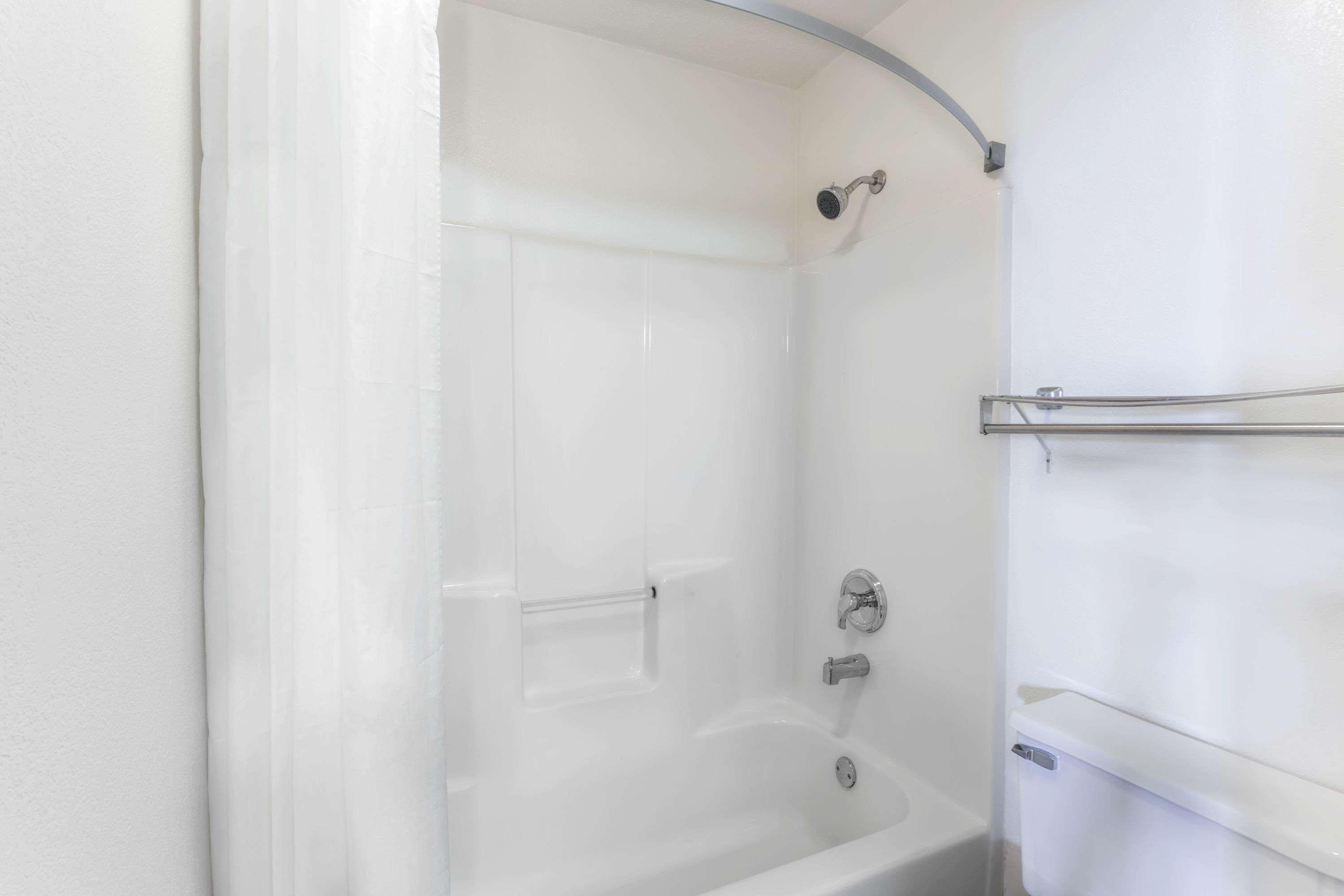 Super 8 By Wyndham Yorkville Bagian luar foto
